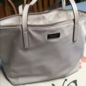 🎅🏻Kate Spade Medium Nylon Tote🎄